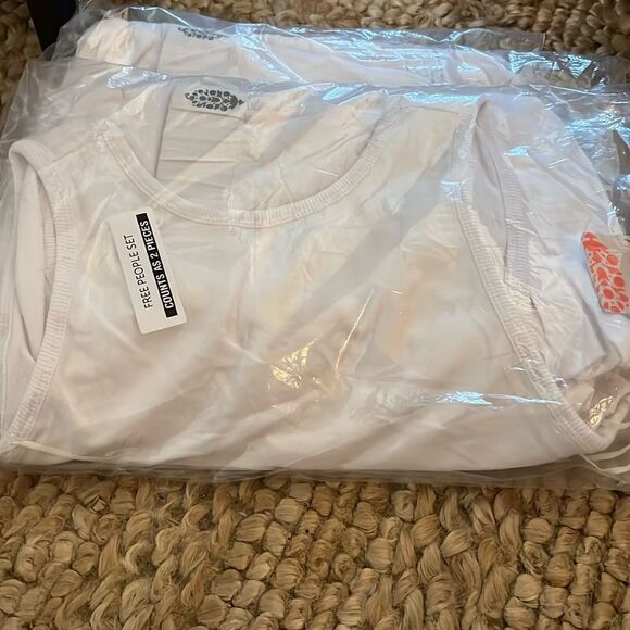 Free People FP Movement Hot Shot Bubble Set in White - Picture 7 of 7